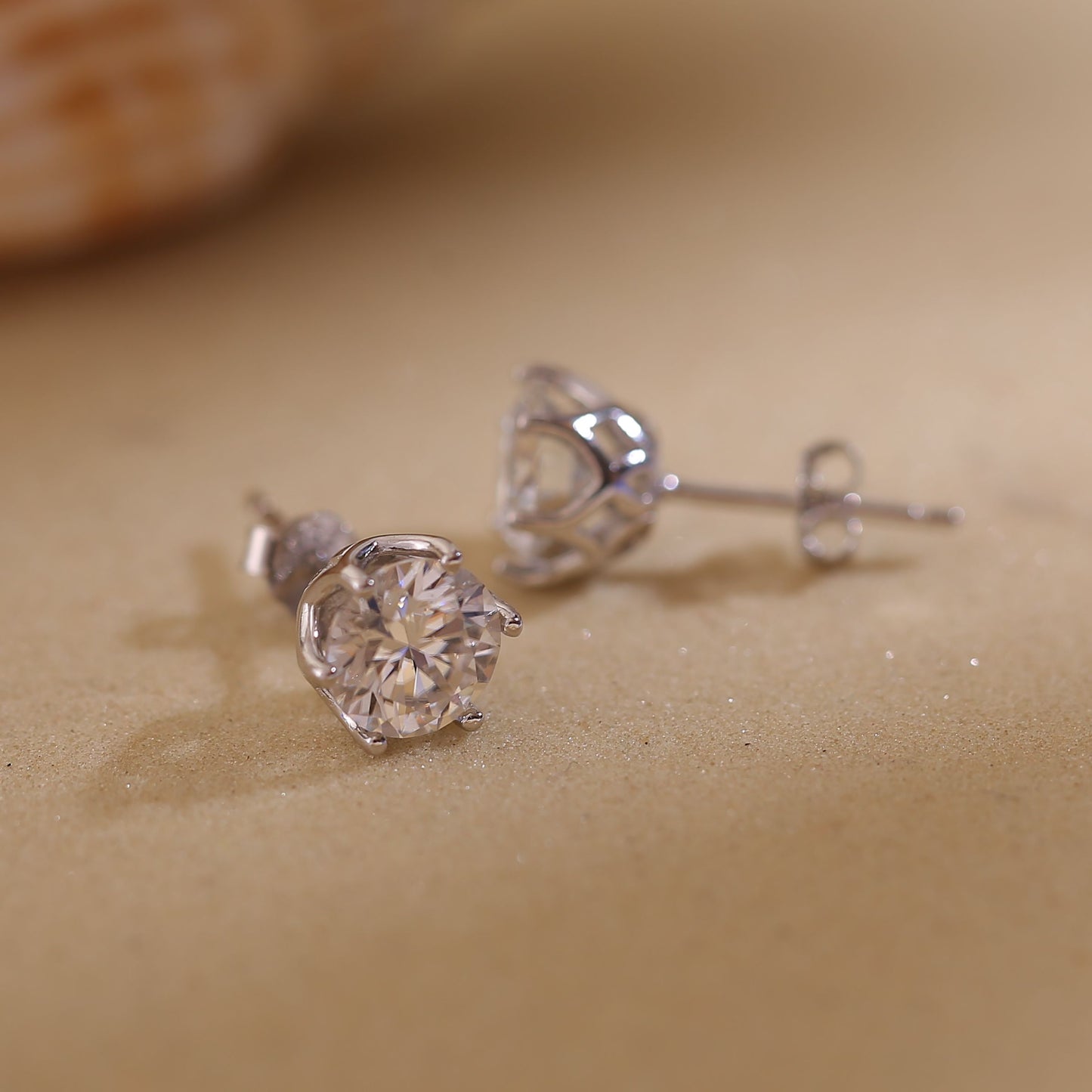 D Color 2-4CT Moissanite Stud Earrings
